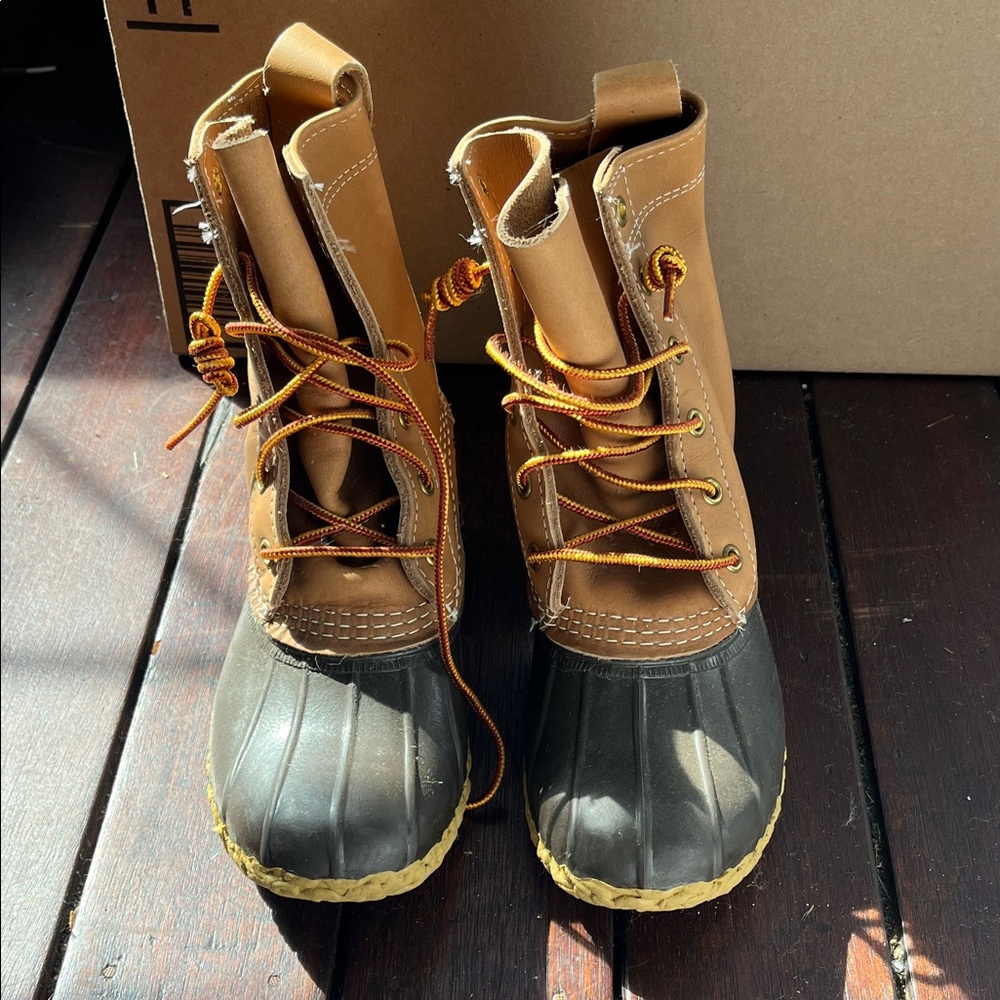 Women’s LL Bean Brown Waterproof Duck Boots - Classic Outdoor Lace-Up